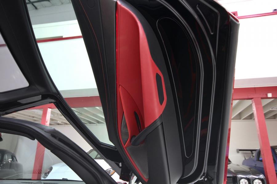 Детали интерьера McLaren 720S Performance 2018 года  (фото 56 из 60)